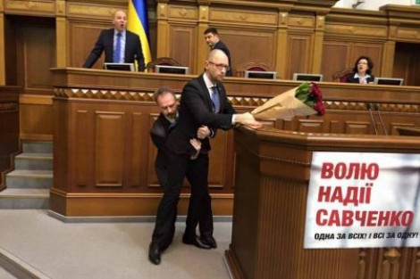 Яценюк заявил, что в парламенте "много дебилов"