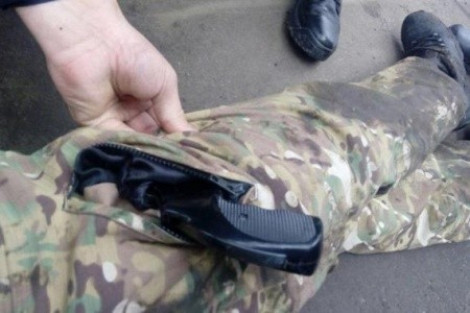 В Харькове вернувшийся из АТО военнослужащий поставил школьников на колени и произвел несколько выстрелов
