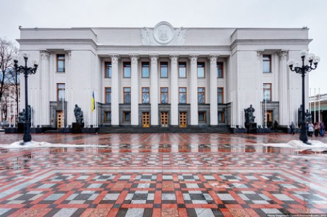 Яценюк призывает фракции коалиции положить конец "политической неопределенности"