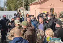 АТОшники устроили «тёплый приём» «слугам народа» в Донбассе