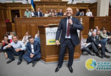 Азаров о Верховной Раде: самый безграмотный созыв за всю историю Украины