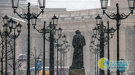 Азаров: Украина забыла о дне рождения Гоголя