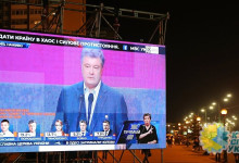 Будет лгать, как обычно, и выглядеть глупо – Азаров об участии Порошенко в стадионных дебатах с Зеленским