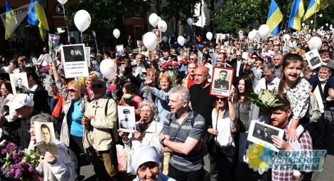 365 тыс. украинцев вышли на улицы в День Победы