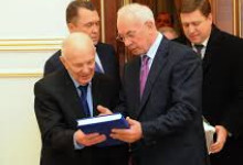 Николай Азаров выразил соболезнования в связи с кончиной Б. Патона