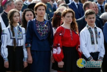 Издержки патриотизма: украинцев заставят сдать тесты на знание мовы и носить вышиванки