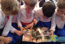 Николай Азаров: Маленьких украинцев с детства готовят к роли боевиков