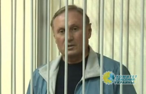 Суд в очередной раз оставил Александра Ефремова за решеткой