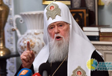 C Филарета не снимали анафему