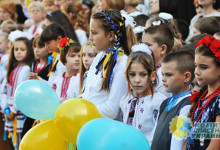 Стукачество и травля: как перевоспитывают украинских школьников