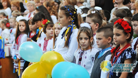 Стукачество и травля: как перевоспитывают украинских школьников