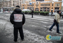 Ветеранские организации перекрыли дороги в самом центре Киева