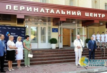 Николай Азаров поздравил медработников с их профессиональным праздником