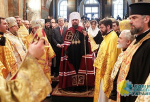 Азаров: Об этом позоре должны знать верующие Украины