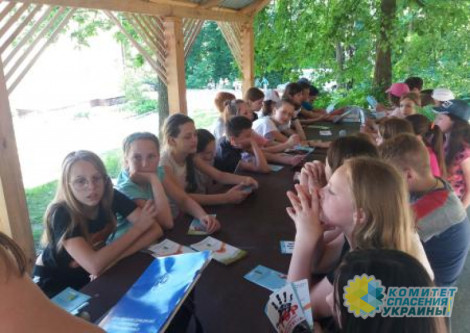 В Хмельницкой области уволили сотрудников детского лагеря за прослушивание песен «Катюша» и «День Победы»