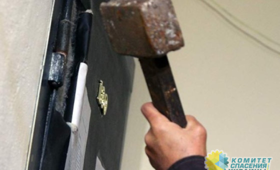 ТЦК начали массово врываться в квартиры украинцев, выбивая двери