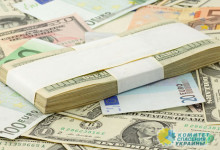 Гривна снова подешевела к доллару и евро