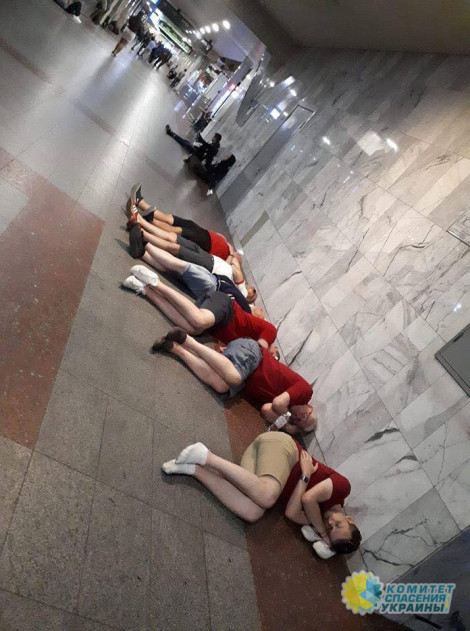 Болельщики Ливерпуля спали в Киеве на полу