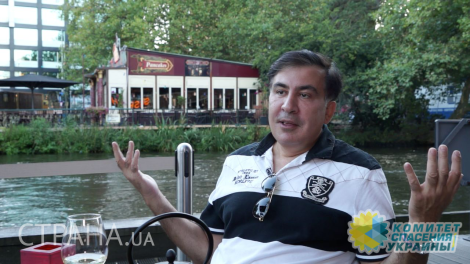 Саакашвили назвал Порошенко идиотом и бессарабским барыгой