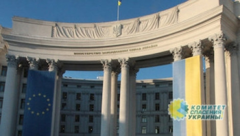 Елена Бондаренко: Даешь каждому окну по флагу за бюджетные деньги