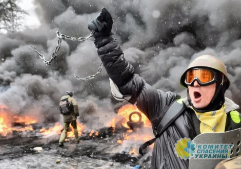 Азаров: Майданы – проклятье Украины