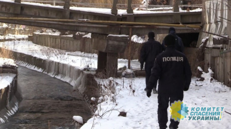 В Киеве из реки Лыбедь после долгих поисков достали тело 25-летнего военного