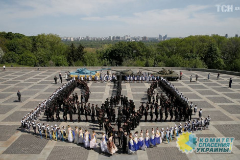 Азаров: Украинская история не учит нас избегать трагедии