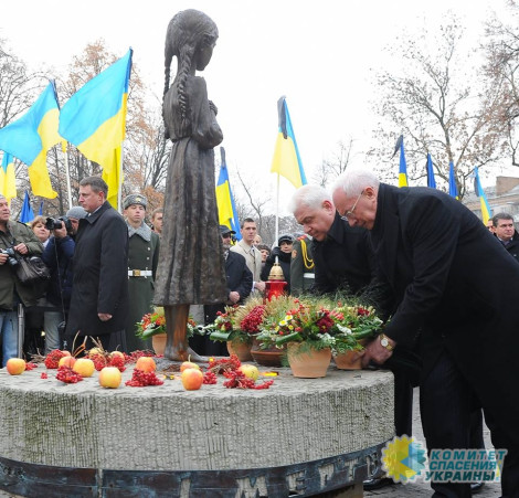 Азаров: Мы должны помнить жертв голода в 1932-1933 гг.
