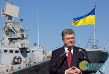 Азаров: Команда Порошенко упорно ведет Украину к крушению