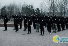 На Закарпатье потомки бандеровцев зигованием почтили память своих кумиров