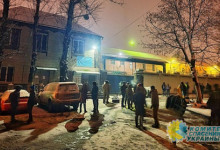 Радикалы блокируют Лукьяновское СИЗО, препятствуя вывозу «беркутовцев» на обмен