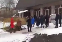 И здесь обман: вместо обещанной тысяче за голос Порошенко платит избирателям по 500 грн