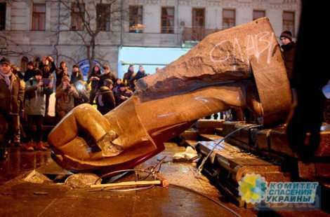 Николай Азаров: Памятники Ленину – это историческая память людей