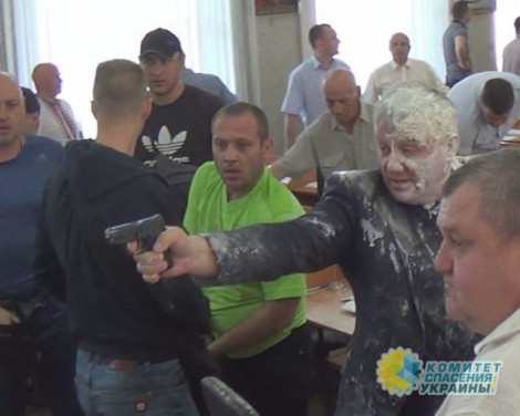 Будни постмайданной Украины – в Никополе на сессии горсовета произошла стрельба