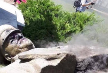 Азаров: Шабаш, устроенный киевскими нацистами, не сможет умалить память Жукова