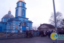 Из храмов УПЦ в Украине выгоняют общины канонической Церкви