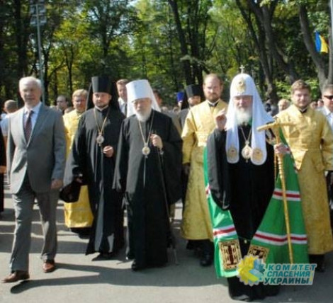 Азаров поздравил украинцев с праздником Крещения Руси