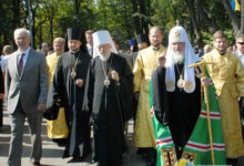 Азаров поздравил украинцев с праздником Крещения Руси