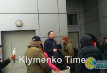 Радикалы хотели убить журниста Дмитрия Кучера ногой в висок, прямо в суде
