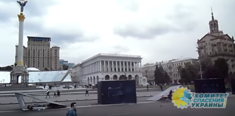 Плохое знамение: на Майдане рухнули плакаты с портретами «героев АТО»