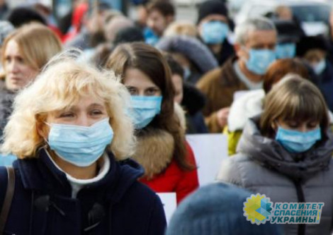 Шмыгаль пообещал украинцам на два года масочный режим