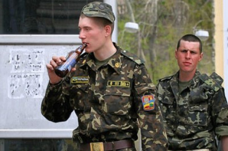 Украинцы принудительно отдали 9 млрд гривен на армию в 2015