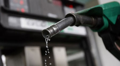 Украинцы переплачивают 3 гривны на каждом литре бензина