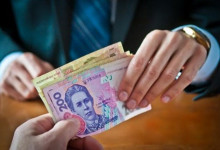 Таможенники Львовского аэропорта попались на взятке