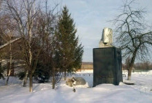 На Полтавщине демонтировали памятник Дзержинскому