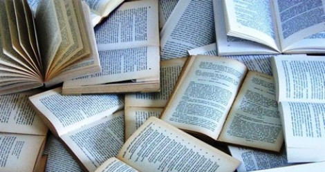 Яценюк предлагает запретить ввоз российских книг на Украину