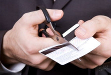 НБУ требует от банков блокировать карты клиентов за "странные" доходы