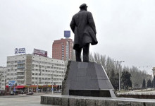 В Донецке отремонтировали памятник Ленину