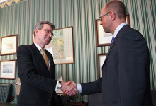 Посол США верит в правительство Яценюка