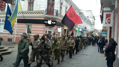 Украинские радикалы напали на офис транслирующего протесты в Киеве "17 канала"
